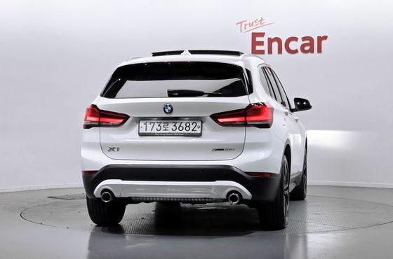 BMW X1 xDrive 20i Advantage — пробег 60 908 км — фото 4 из 5