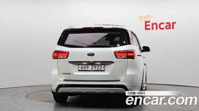 Kia Carnival из Кореи Encar
