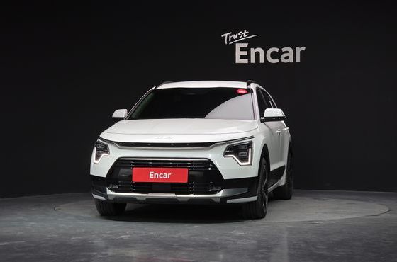 Kia Niro Signature — пробег 2 298 км — фото 3 из 5