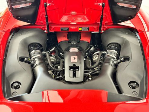 Ferrari F8 3.9 V8 — пробег 11 000 км — фото 5 из 5