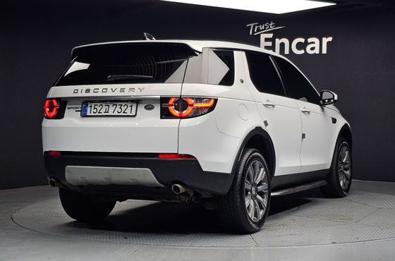 Land Rover Discovery Sport 2.0 TD4 HSE Luxury — пробег 122 810 км — фото 2 из 5