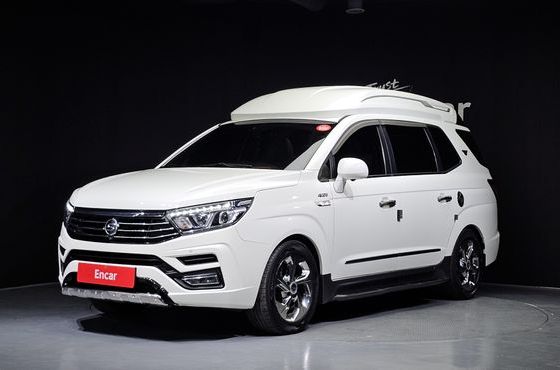 Ssangyong KORANDO 4WD Chateau 9-seater High-Limousine — пробег 142 816 км — фото 1 из 5