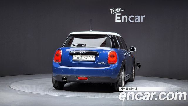 Mini Cooper 5Door Standard 3rd — пробег 140 107 км — фото 4 из 5