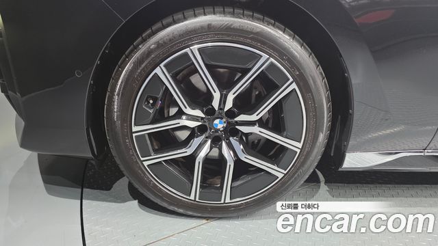 BMW 7-Series 740d xDrive M Sport — пробег 5 871 км — фото 5 из 5
