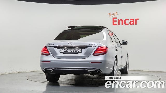 Mercedes-Benz E-Class из Кореи Encar