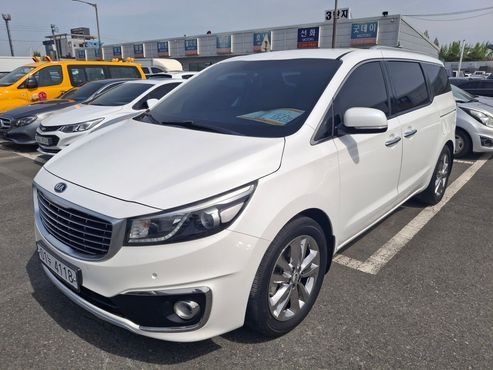 Kia Carnival 9-Seater Prstige — пробег 81 852 км — фото 2 из 5