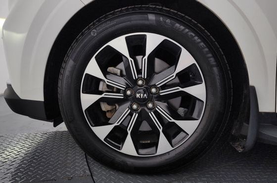 Kia Carnival 7-Seater Signature — пробег 74 765 км — фото 5 из 5