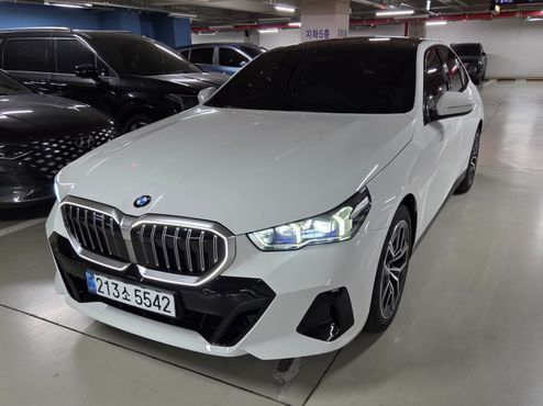BMW 5-Series 520i M Sport — пробег 1 450 км — фото 3 из 5