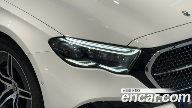 Mercedes-Benz E-Class E300 4MATIC AMG Line — пробег 12 350 км — фото 5 из 5