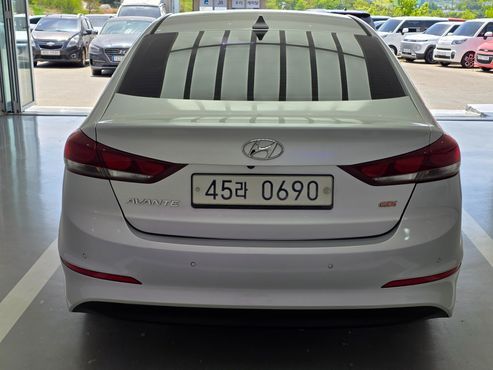 Hyundai AVANTE 1.6 GDI Modern — пробег 129 000 км — фото 4 из 5