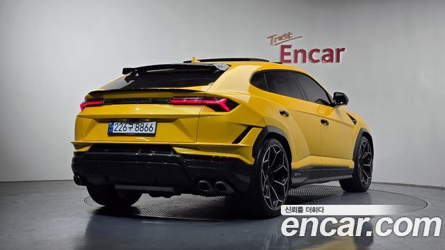 Lamborghini Urus из Кореи Encar