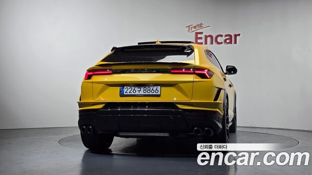 Lamborghini Urus из Кореи Encar