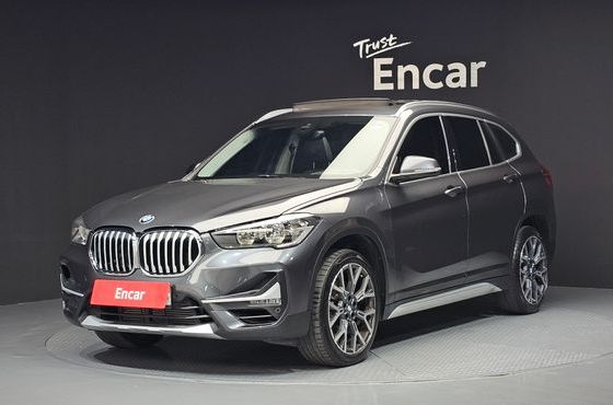 BMW X1 xDrive 20i xLine — пробег 80 750 км — фото 1 из 5