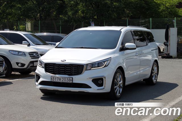 Kia Carnival 9-Seater Prstige — пробег 160 981 км — фото 1 из 5