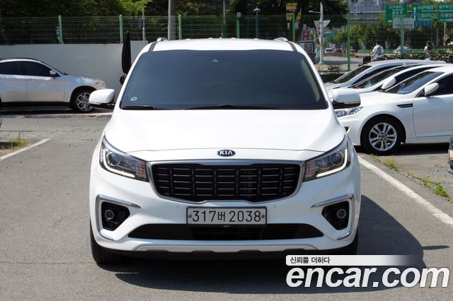 Kia Carnival 9-Seater Prstige — пробег 160 981 км — фото 2 из 5