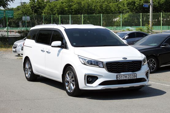 Kia Carnival 9-Seater Prstige — пробег 160 981 км — фото 3 из 5