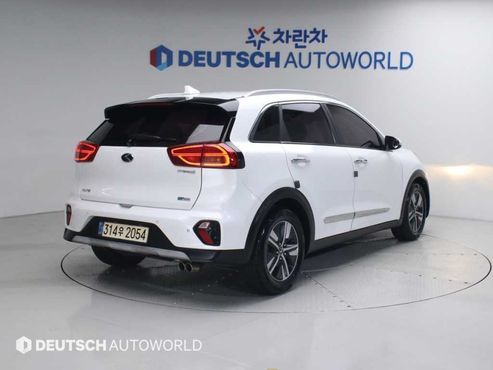 Kia Niro 1.6 HEV Prestige — пробег 105 590 км — фото 2 из 5
