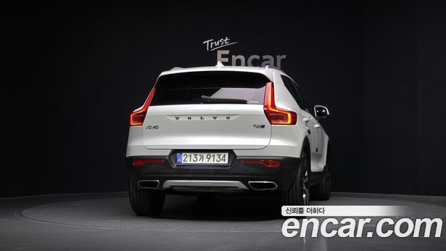 Volvo XC40 T4 Inscription — пробег 56 631 км — фото 4 из 5