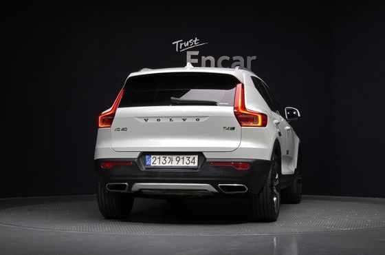 Volvo XC40 T4 Inscription — пробег 56 631 км — фото 4 из 5