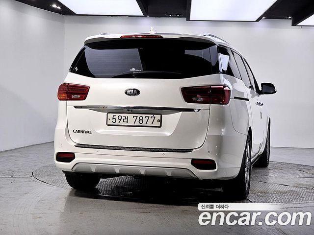 Kia Carnival из Кореи Encar