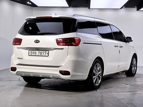 Kia Carnival 9-Seater Noblesse Special — пробег 130 970 км — фото 4 из 5