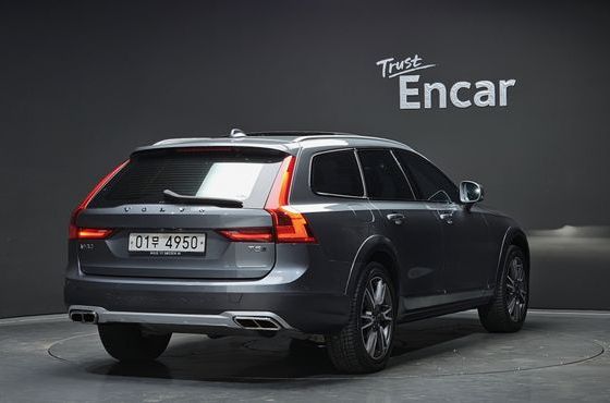 Volvo V90 T5 Pro AWD — пробег 65 228 км — фото 2 из 5