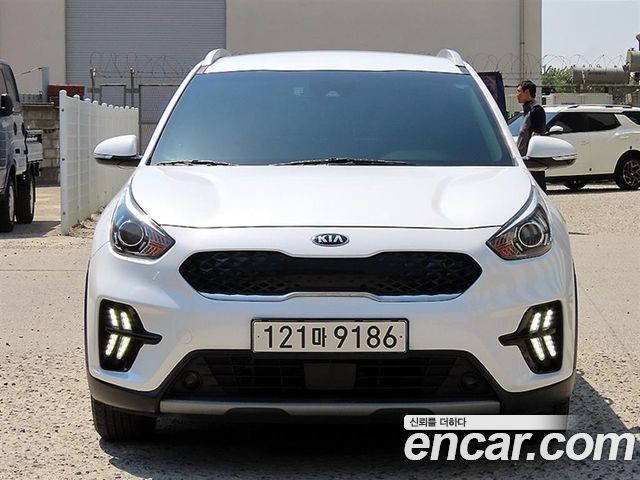 Kia Niro 1.6 HEV Prestige — пробег 37 417 км — фото 1 из 5