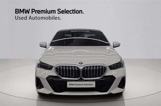 BMW 5-Series 530e M Sport — пробег 10 501 км — фото 3 из 5