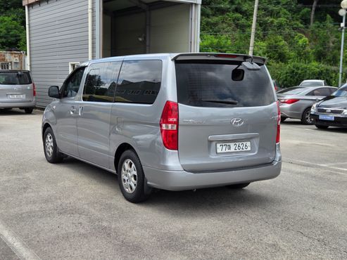 Hyundai Starex 12-Seater Wagon CVX Luxury — пробег 156 000 км — фото 2 из 5