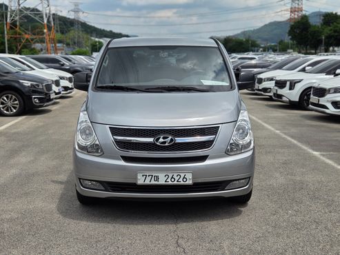 Hyundai Starex 12-Seater Wagon CVX Luxury — пробег 156 000 км — фото 3 из 5