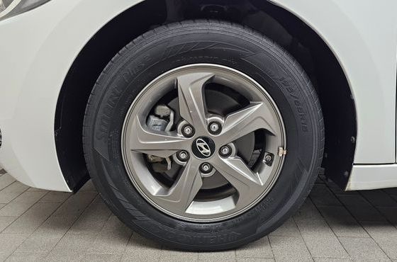 Hyundai AVANTE 1.6 GDI Smart — пробег 85 632 км — фото 5 из 5