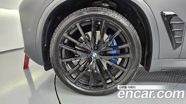 BMW X5 xDrive 40i M Sport Pro Special Edition — пробег 9 492 км — фото 5 из 5