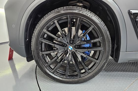 BMW X5 xDrive 40i M Sport Pro Special Edition — пробег 9 492 км — фото 5 из 5