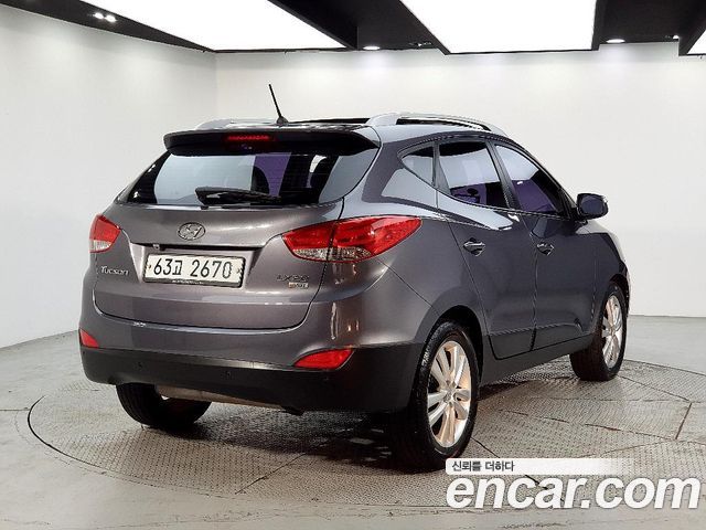 Hyundai Tucson Diesel 2WD LX20 Luxury — пробег 191 623 км — фото 4 из 5