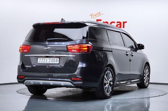 Kia Carnival Gasoline 9-Seater Prestige — пробег 108 014 км — фото 2 из 5