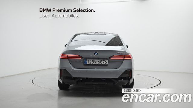 BMW 5-Series 520i M Sport — пробег 9 996 км — фото 4 из 5