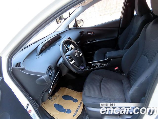 Toyota Prius 1.8 E — пробег 179 125 км — фото 5 из 5