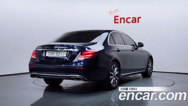 Mercedes-Benz E-Class E300 4MATIC Avnatgarde — пробег 173 545 км — фото 2 из 5