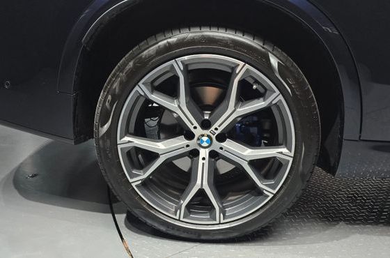 BMW X5 xDrive 40i M Sport — пробег 5 009 км — фото 5 из 5