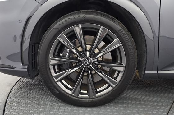 Lexus RX F-Sport — пробег 39 096 км — фото 5 из 5