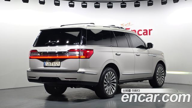 Lincoln Navigator из Кореи Encar