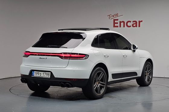 Porsche Macan 2.0 95B — пробег 68 498 км — фото 2 из 5