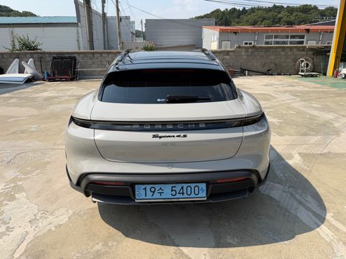 Porsche Taycan 4S Cross Turismo — пробег 54 000 км — фото 4 из 5