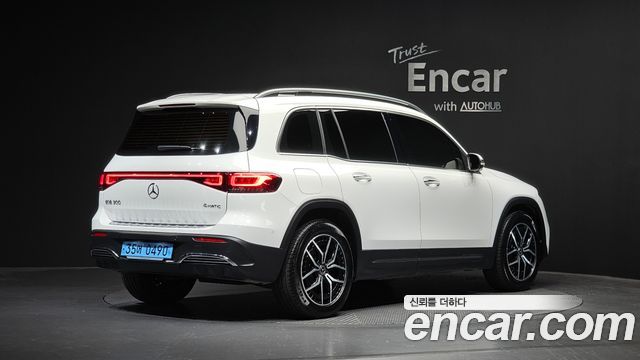 Mercedes-Benz EQB EQB300 4MATIC AMG Line — пробег 40 854 км — фото 2 из 5