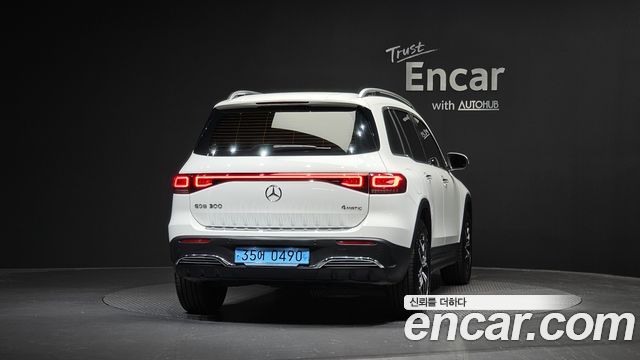 Mercedes-Benz EQB EQB300 4MATIC AMG Line — пробег 40 854 км — фото 4 из 5