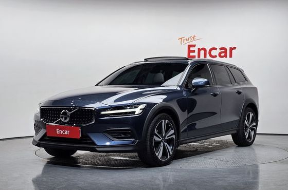 Volvo V60 B5 Pro AWD — пробег 36 229 км — фото 1 из 5