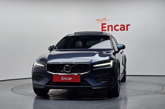 Volvo V60 B5 Pro AWD — пробег 36 229 км — фото 3 из 5