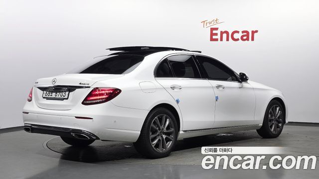 Mercedes-Benz E-Class E300 4MATIC Avnatgarde — пробег 122 865 км — фото 2 из 5