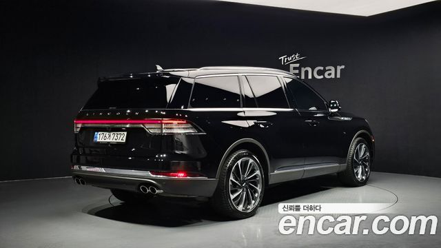 Lincoln Aviator 3.0 Reserve  AWD — пробег 9 261 км — фото 2 из 5
