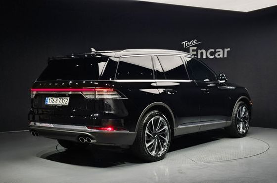 Lincoln Aviator 3.0 Reserve AWD — пробег 9 261 км — фото 2 из 5